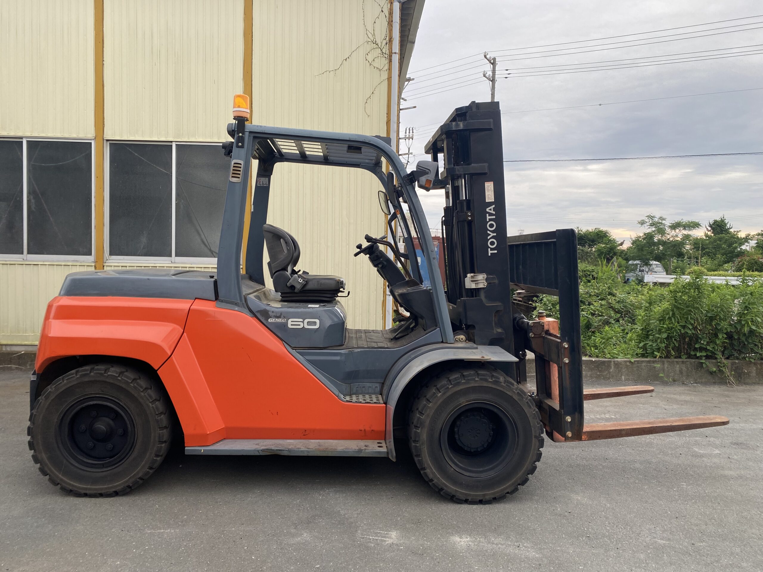 トヨタ中古車【8FD60】