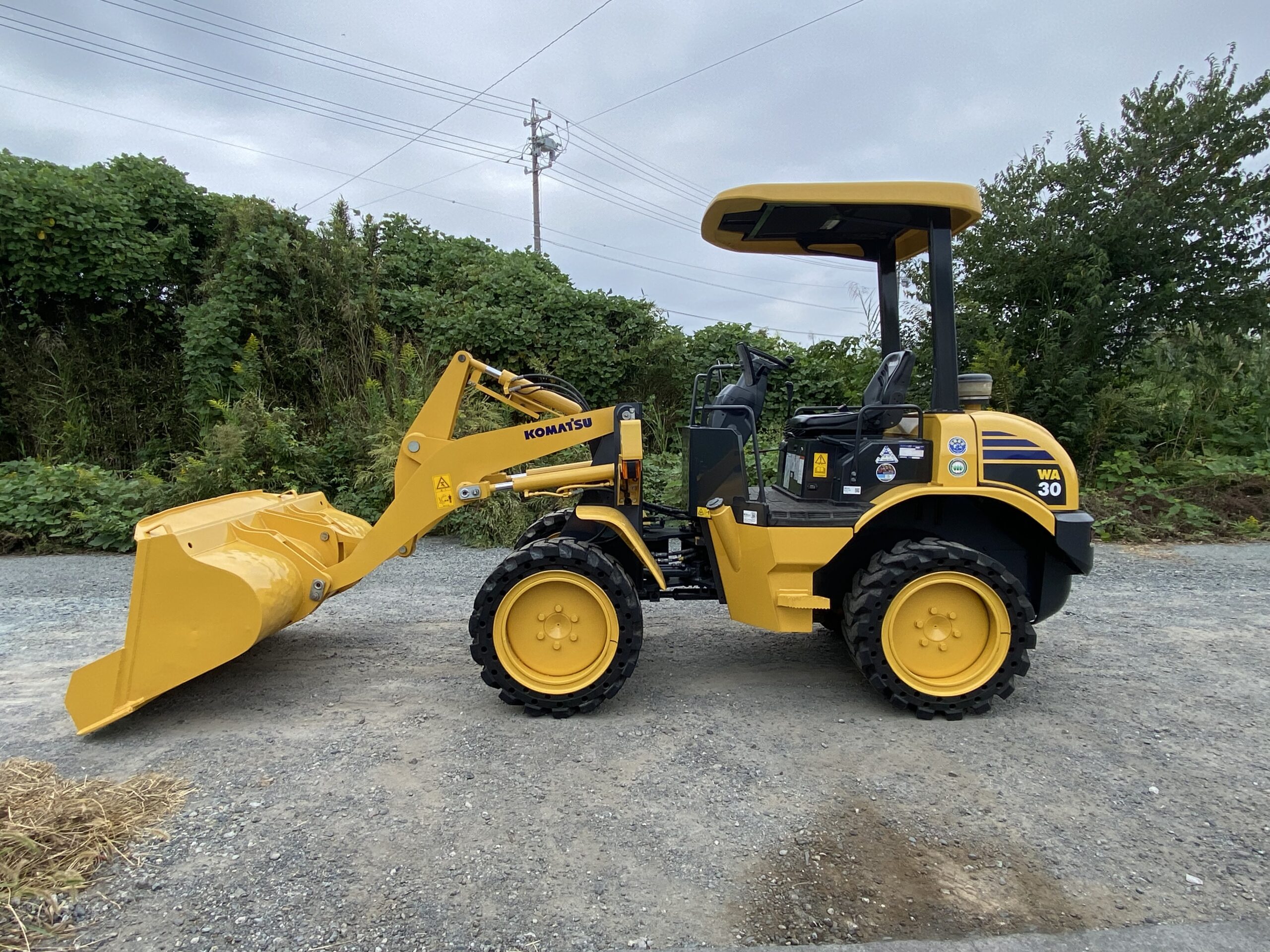 コマツ中古車【ホイールローダーWA30】
