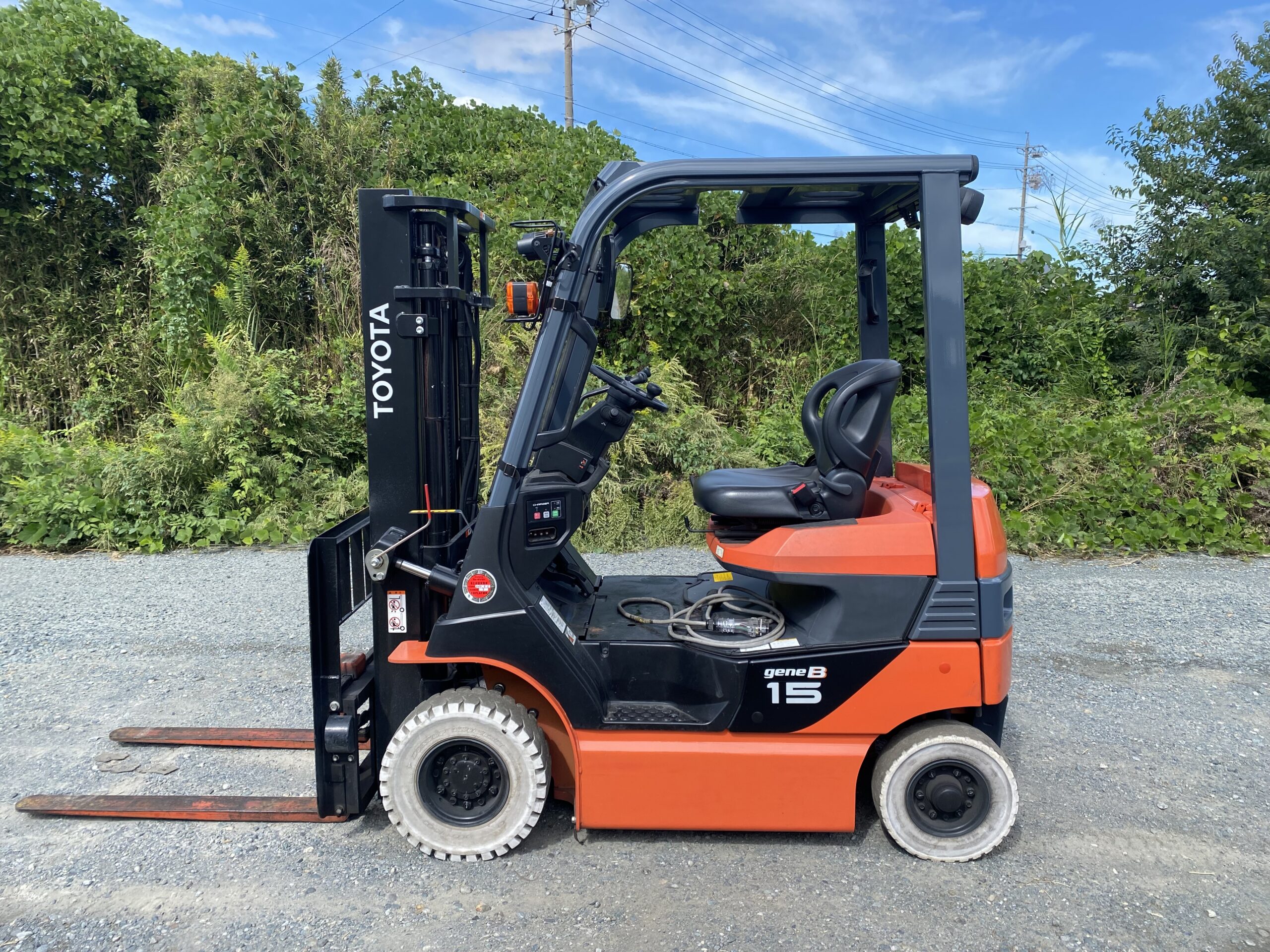 トヨタ中古車【8FB15】